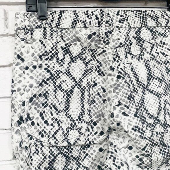 Good American Good Waist Skinny Jeans – High-Waist Stretch Denim – Size 16 - Picture 9 of 9